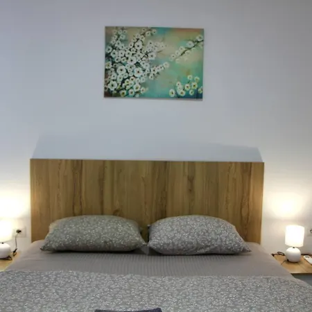 Skyline Veranda By Adriatic Living Golem (Tirana)
