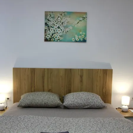 Skyline Veranda By Adriatic Living Golem (Tirana)